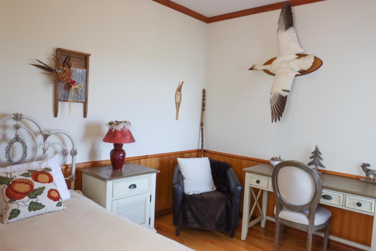 Bed & Breakfast, Gite La Princesse Des Champs Boischatel Exterior photo